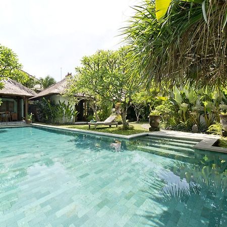 Bali Villa Aja Seminyak  Luaran gambar