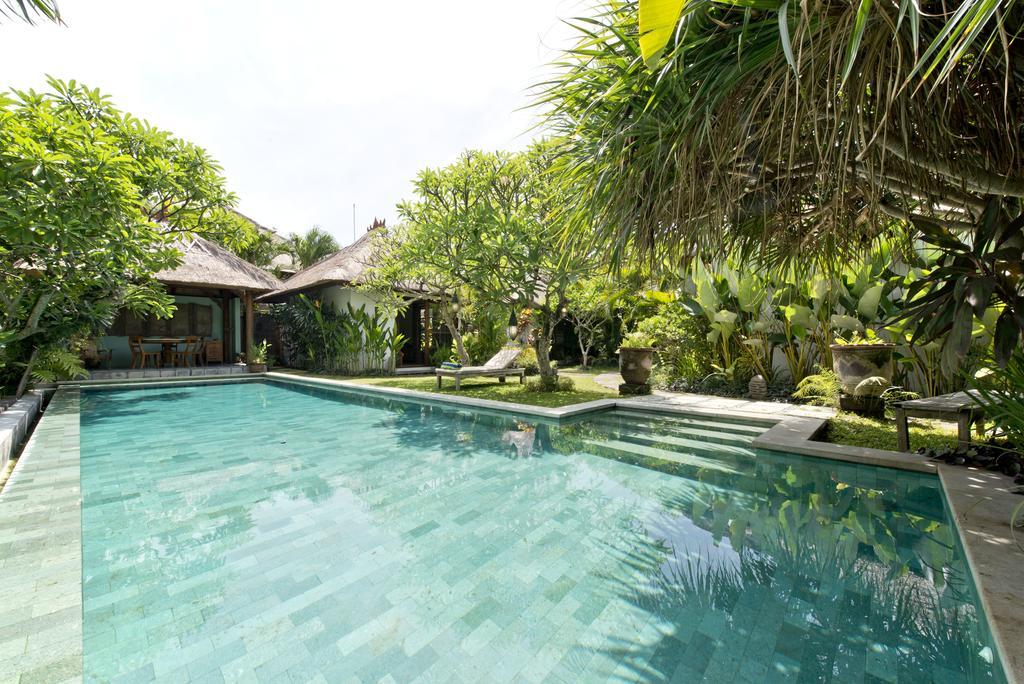 Bali Villa Aja Seminyak  Luaran gambar
